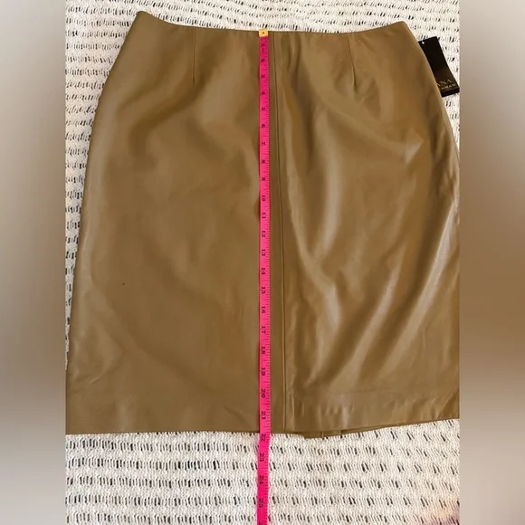 NWT DANA BUCHMAN Beige Taupe 100% Lambskin Classic Pencil Skirt Women’s Size 12 - Picture 16 of 16
